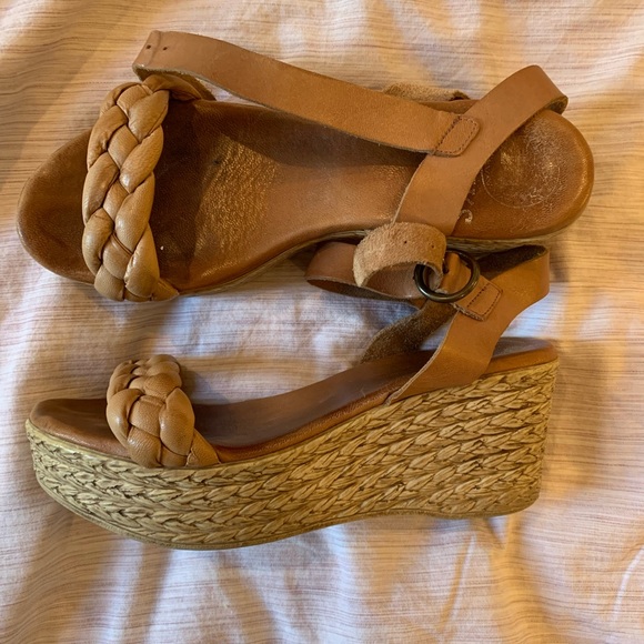 Hanks wedge heels, *only made in spain*, slightly worn, beautiful shoe - Picture 3 of 4